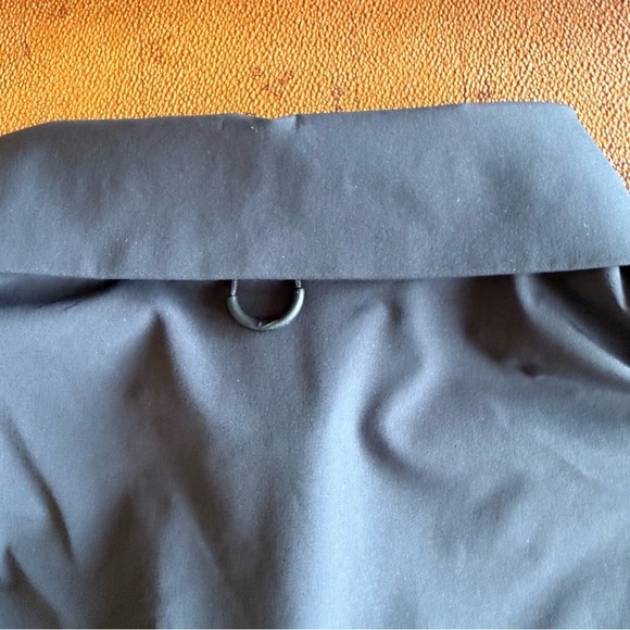 Nike 24.7 PerfectStretch Black Shirt for Women - Picture 11 of 13